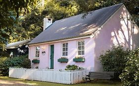 The Romantic Pink English Cottage At Tamborine Mountain